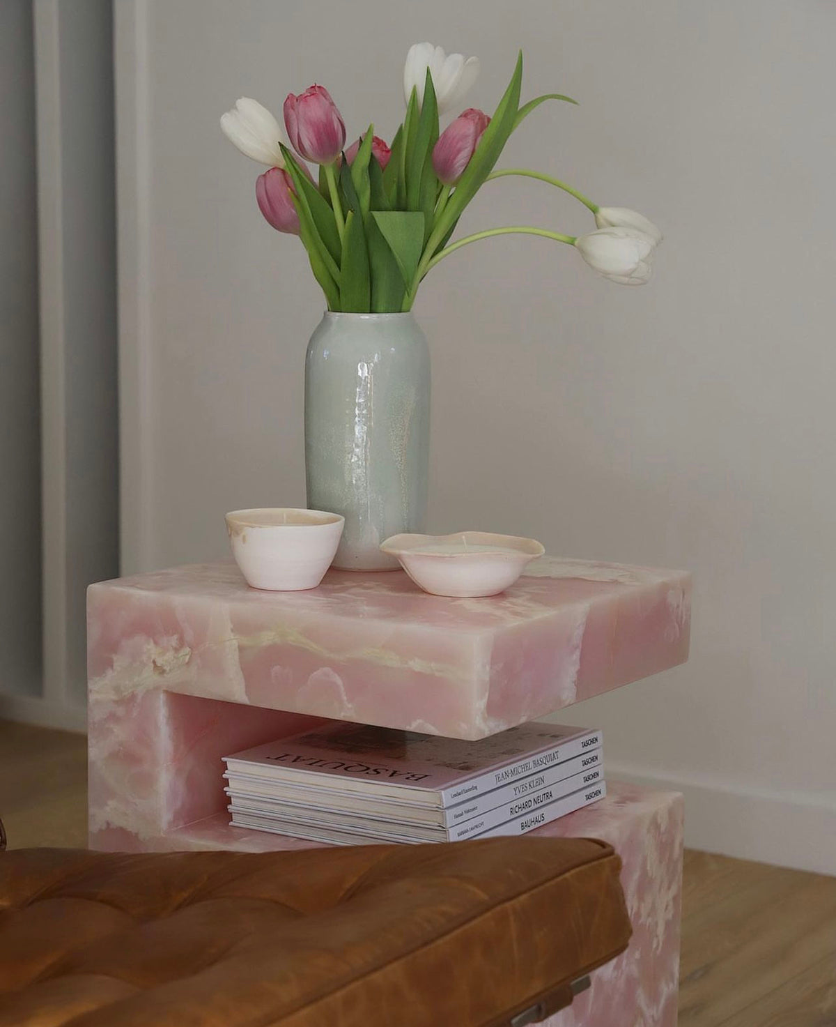 Lucia Table | Onyx