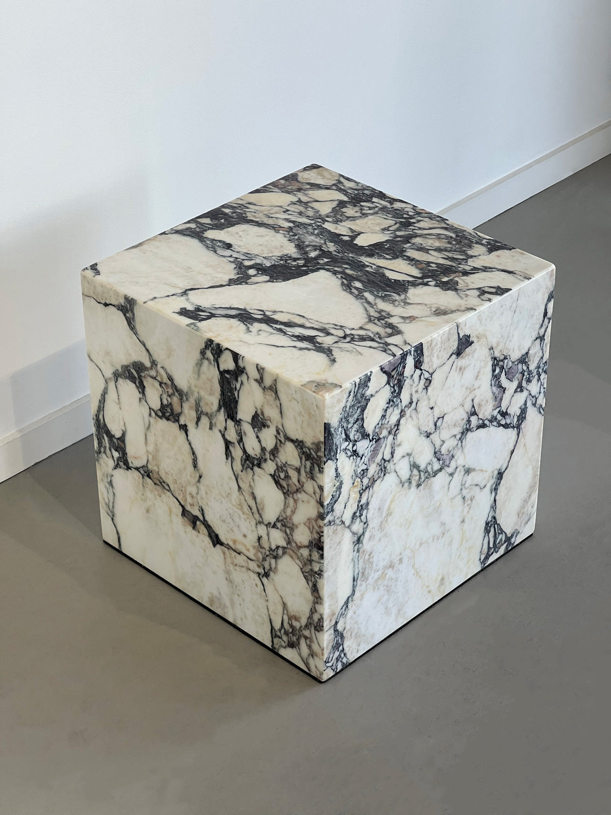 Viola Calacatta Marble Cube